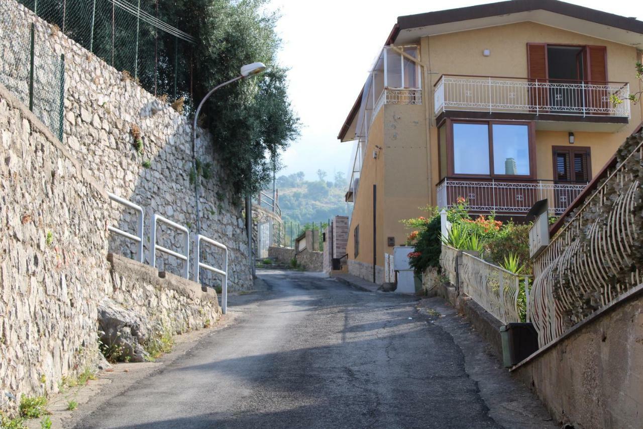 Acasadivalentina Villa Maranola Esterno foto